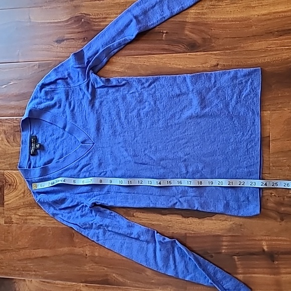 🔥clearance🔥 Banana Republic 100% Merino Wool Sweater with button cuffs - Picture 6 of 10